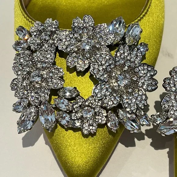 Roger Vivier Chartreuse, Satin and Crystal Pumps, size 37 - Picture 4 of 7